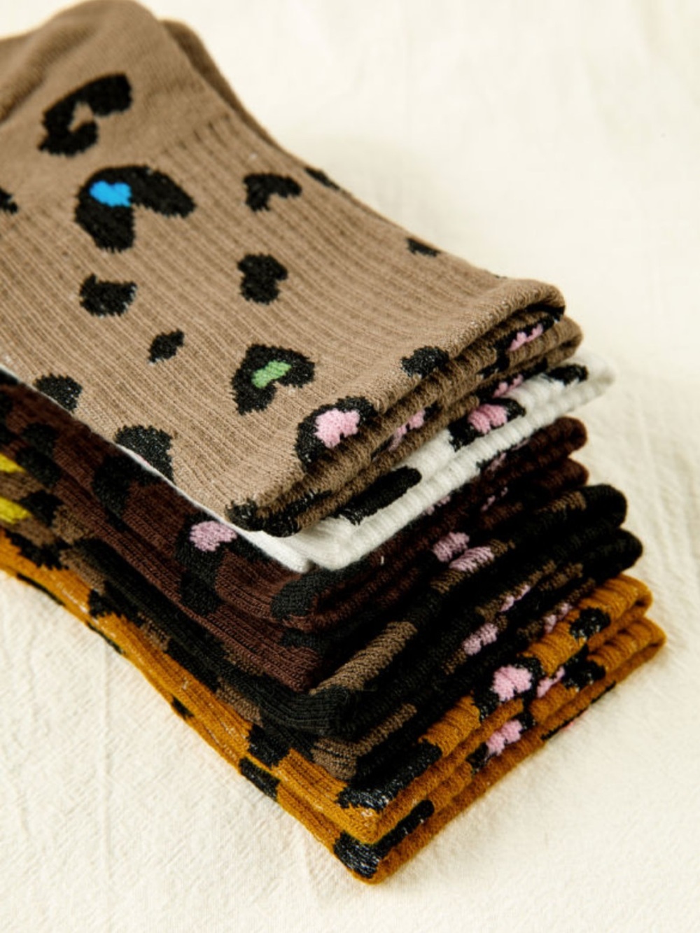 1261. Bristol brown 5 pairs ribbed leopard print socks - Picture 3 of 5